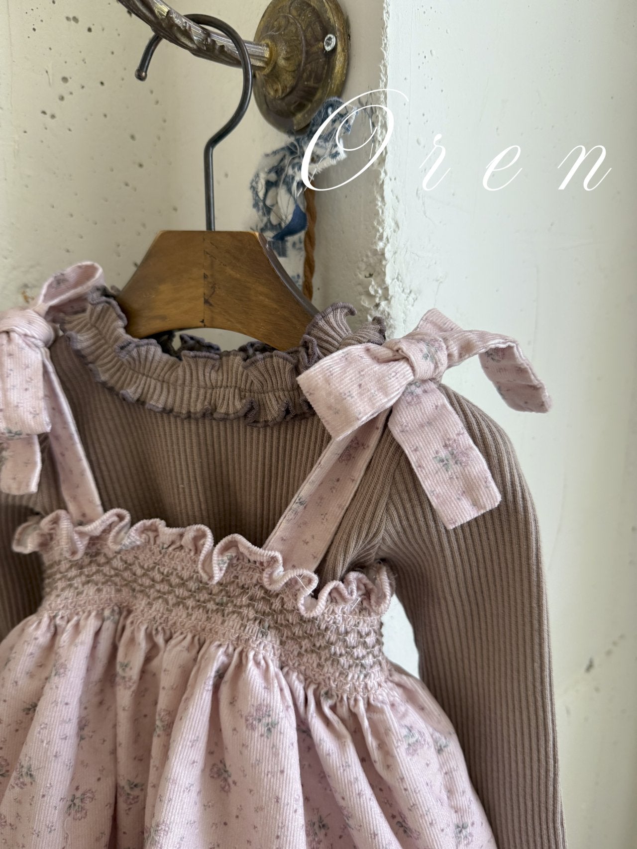 Leaf Ruffle Long Sleeve T-shirt