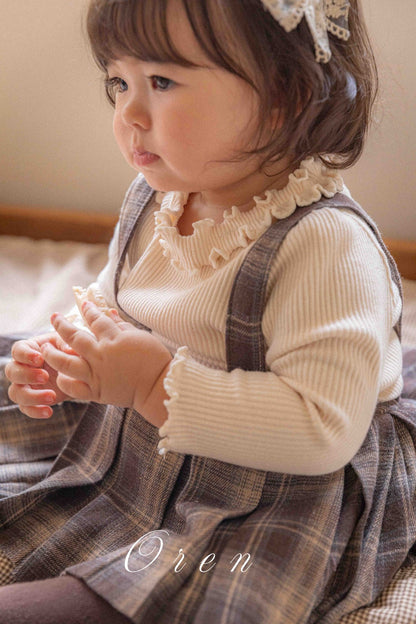 Leaf Ruffle Long Sleeve T-shirt